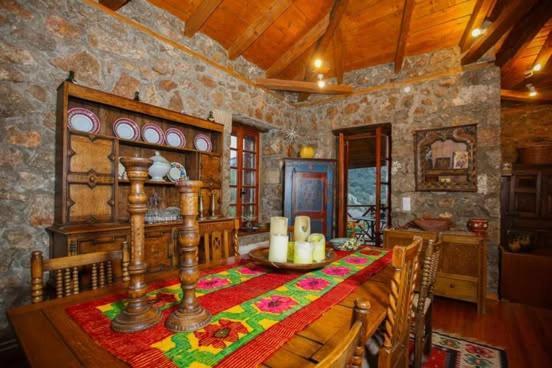 Lílaia Mariolata Stone Houseヴィラ エクステリア 写真