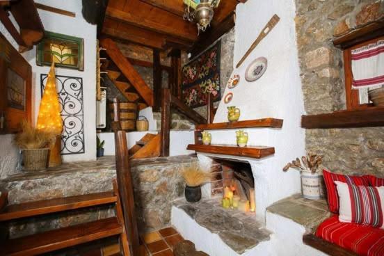 Lílaia Mariolata Stone Houseヴィラ エクステリア 写真